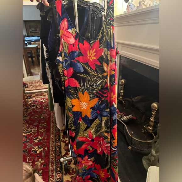 Dress - Picture 1 of 3